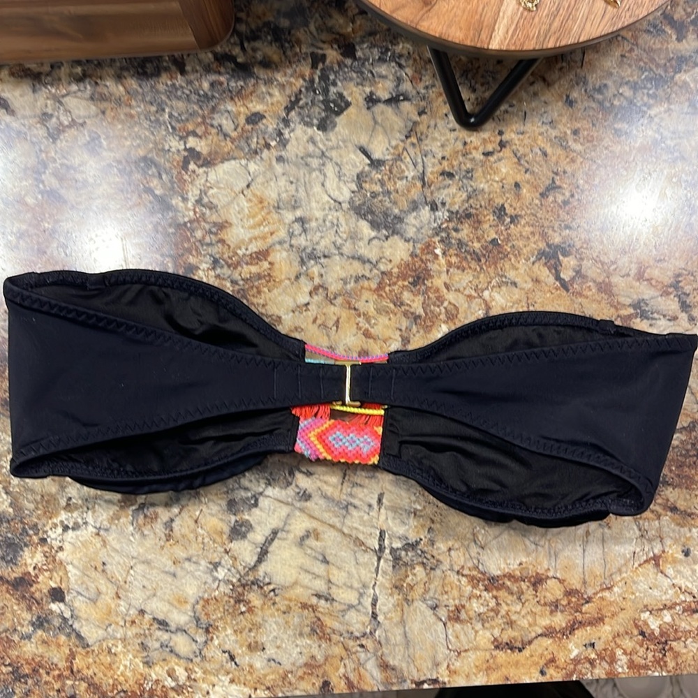 Victoria’s Secret bikini Top size medium NWOT - Picture 2 of 3